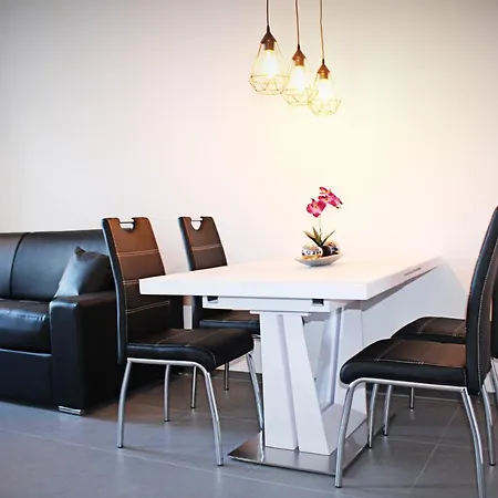 Salzhausblick Family - Zentrale Lage Am Salzhaus - Mwst-rechnung Verfuegbar Apartman Zittau