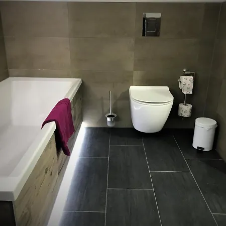 Salzhausblick Family - Zentrale Lage Am Salzhaus - Mwst-rechnung Verfügbar * Zittau