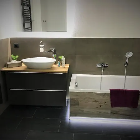 Salzhausblick Family - Zentrale Lage Am Salzhaus - Mwst-rechnung Verfügbar * Zittau