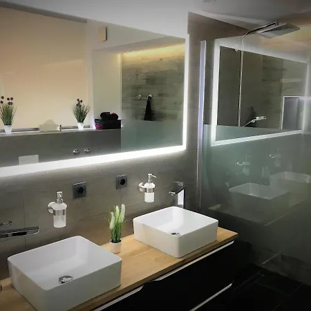 Salzhausblick Family - Zentrale Lage Am Salzhaus - Mwst-rechnung Verfügbar * Zittau